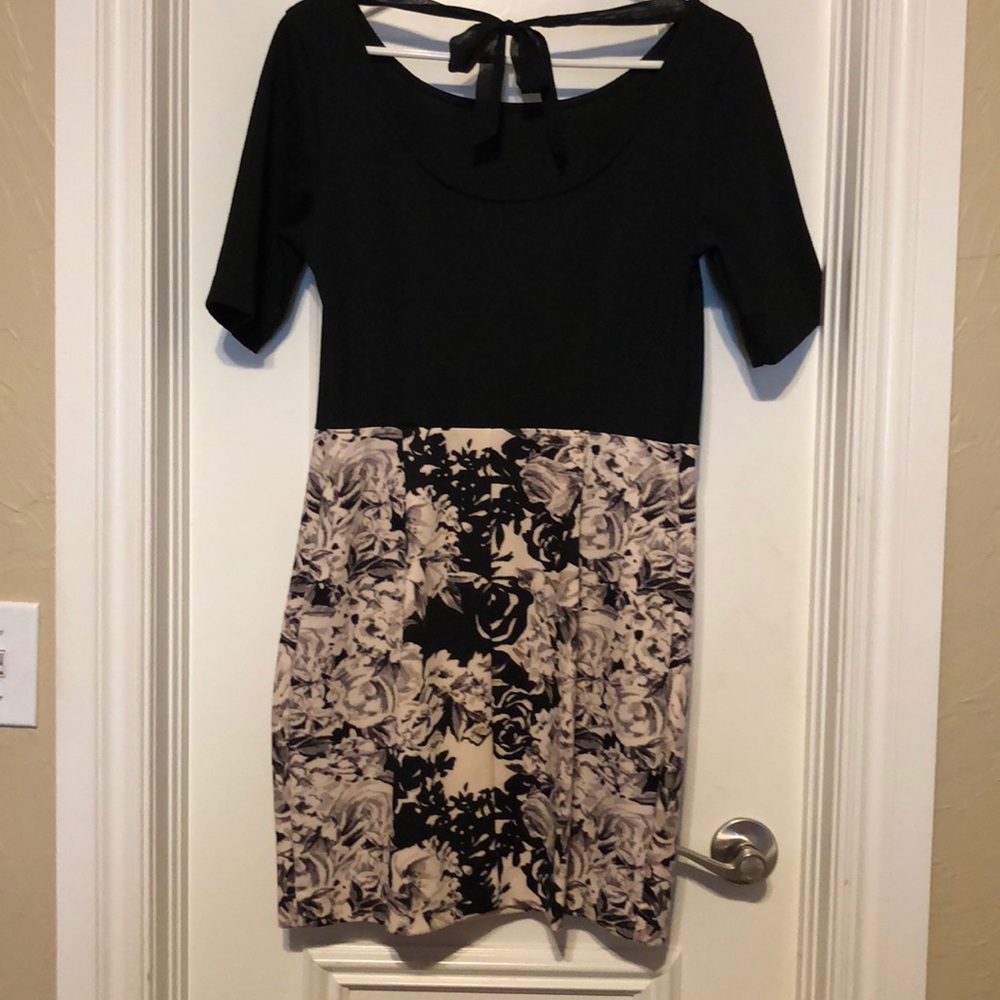 Adorable scoop back dress! Worn one time!